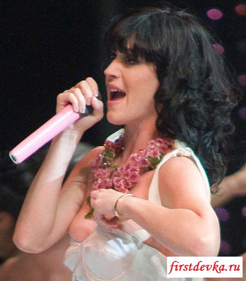Знаменитость Katy Perry часто в засвете